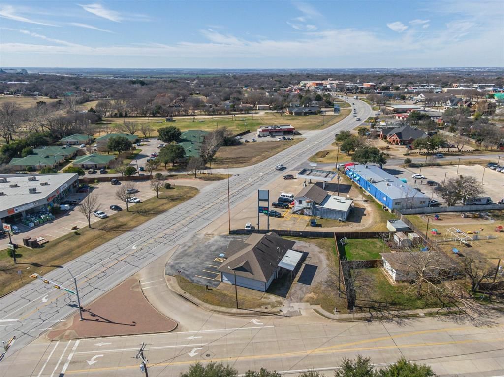 525 E Main St, Midlothian, TX 76065